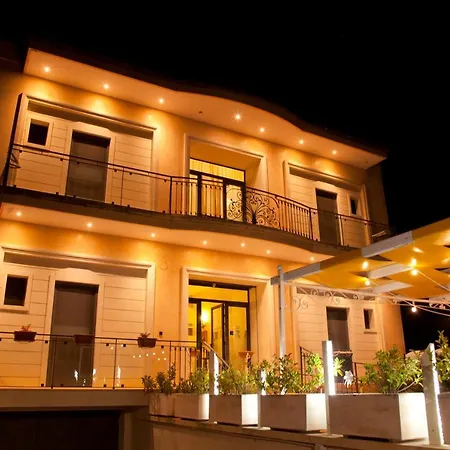 Kalinifta Oda ve Kahvaltı